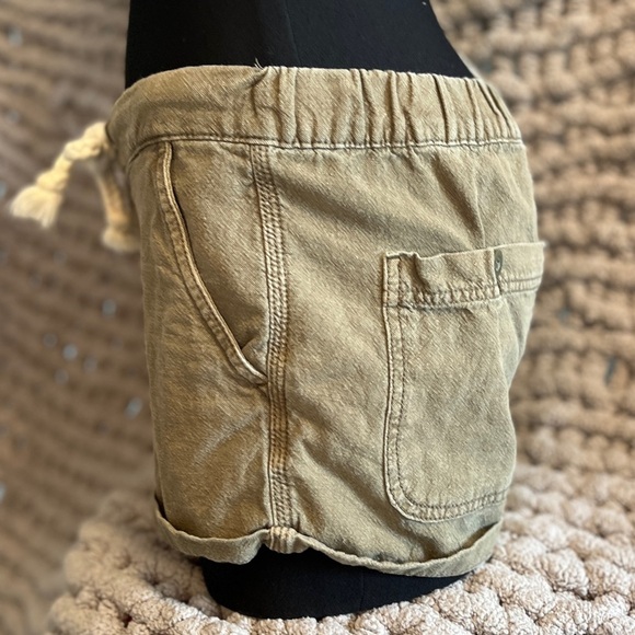 Harlow Sage Green Color Linen Cotton Blend Short Shorts - Size Medium - Picture 3 of 13